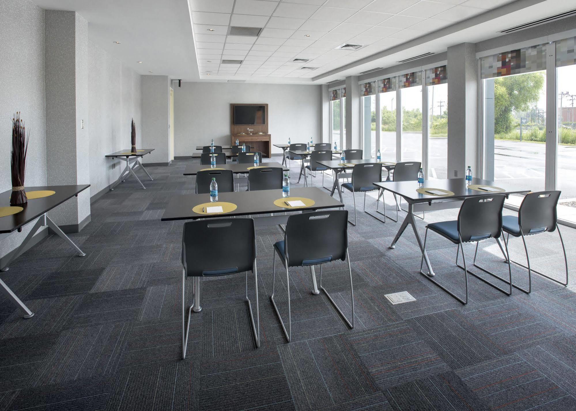 צ'יקטווואגה Aloft Buffalo Airport מראה חיצוני תמונה